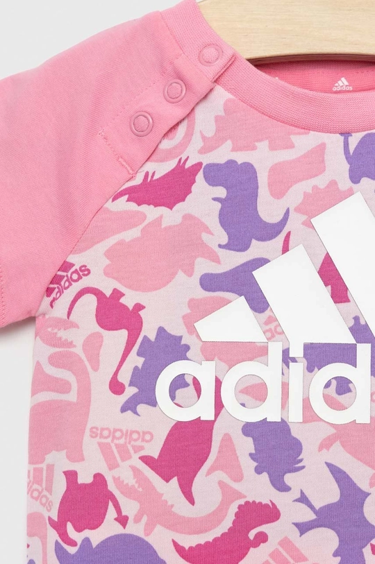 Дитячий комплект adidas I AOP CO T SET  Матеріал 1: 100% Бавовна Матеріал 2: 86% Бавовна, 14% Поліестер Резинка: 95% Бавовна, 5% Еластан