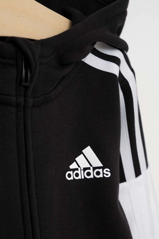 Detská tepláková súprava adidas LK 3S TS  Základná látka: 70 % Bavlna, 30 % Polyester Elastická manžeta: 95 % Bavlna, 5 % Elastan