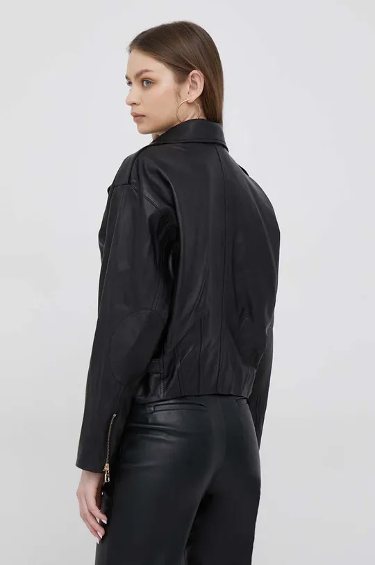 Кожаная куртка Emporio Armani  Основной материал: 100% Кожа ягненка Подкладка: 94% Полиэстер, 6% Эластан