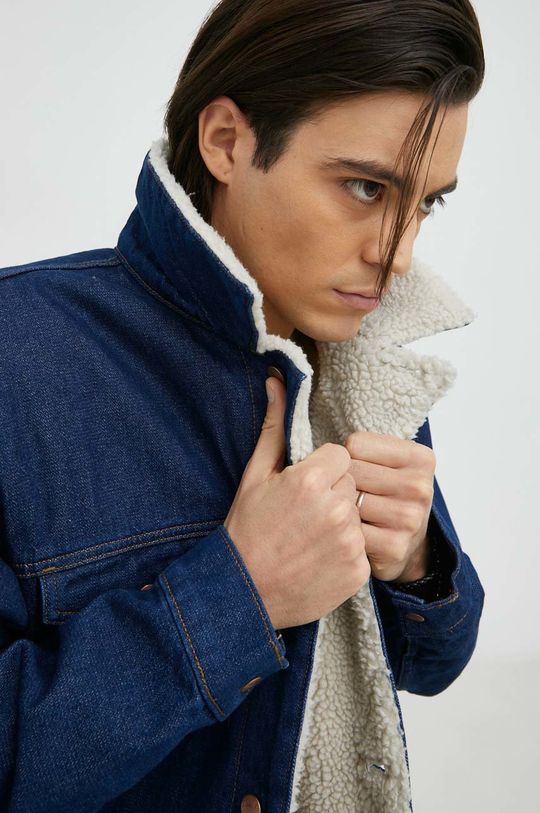 Džínová bunda Wrangler  Hlavní materiál: 100% Bavlna Podšívka: 100% Polyester