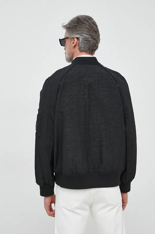 Куртка-бомбер Calvin Klein Jeans  Основной материал: 100% Полиамид Подкладка: 100% Полиэстер Резинка: 95% Полиэстер, 5% Эластан