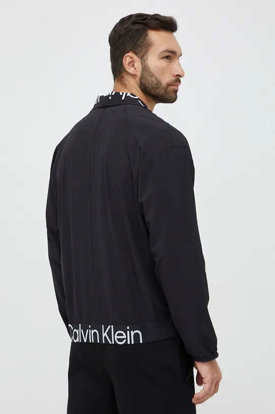 Ветровка Calvin Klein Performance Effect  Основной материал: 86% Полиэстер, 14% Эластан Подкладка: 100% Полиэстер