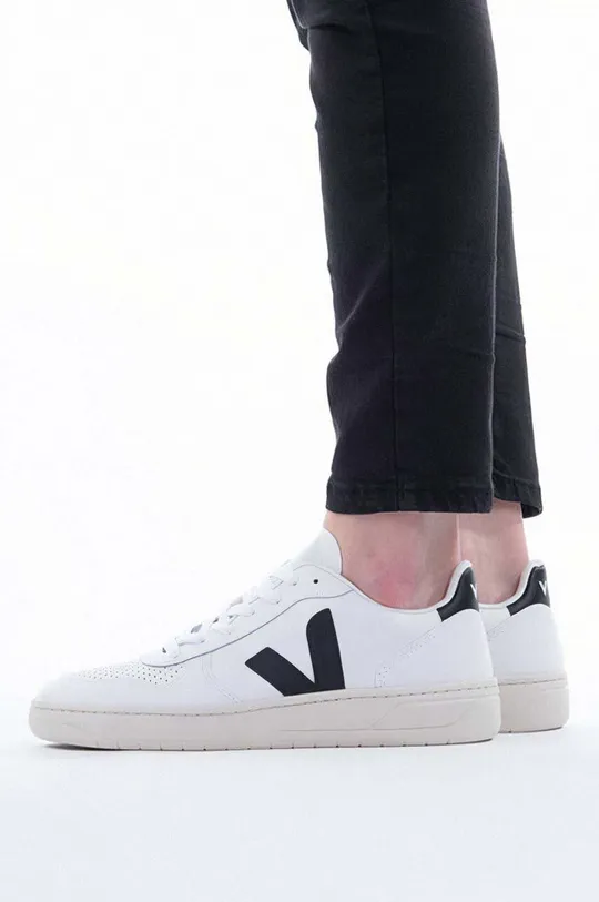 Veja sneakers din piele V-10 alb