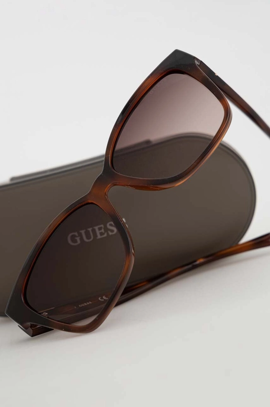 коричневый Солнцезащитные очки Guess