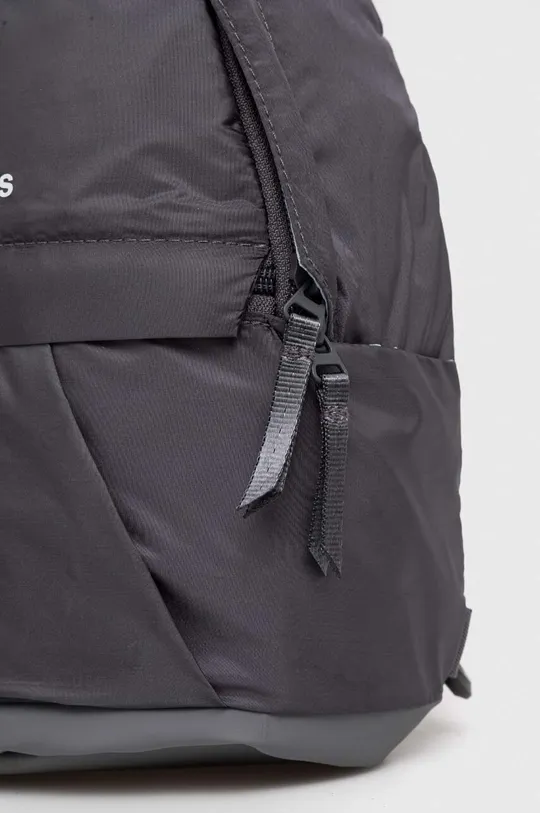 adidas Performance hátizsák  Jelentős anyag: 100% Újrahasznosított poliamid Bélés: 100% Újrahasznosított poliészter Más anyag: 100% polietilén