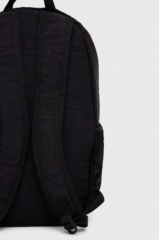 adidas Originals hátizsák Jelentős anyag: 100% újrahasznosított poliészter Bélés: 100% újrahasznosított poliészter