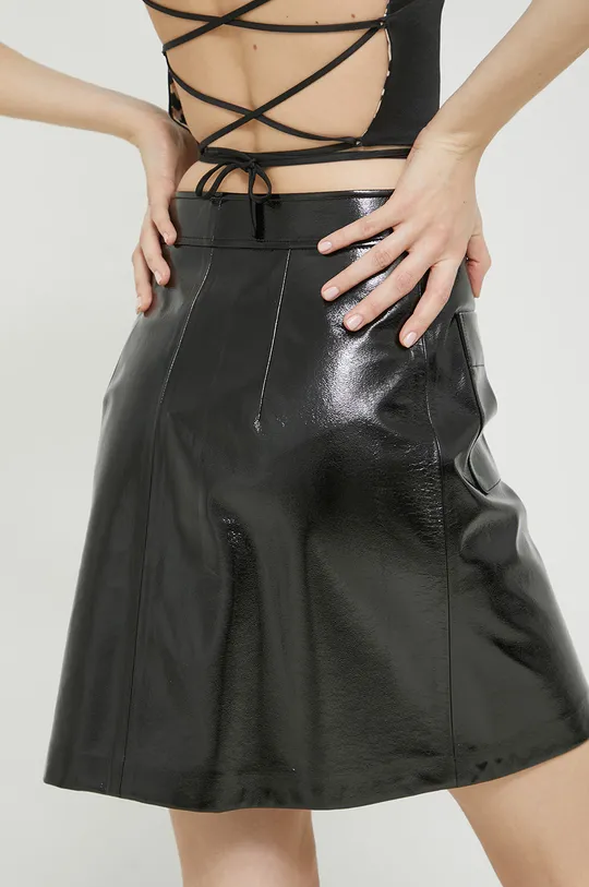 Suknja HUGO  Temeljni materijal: 100% Poliester Drugi materijali: 100% Poliuretan