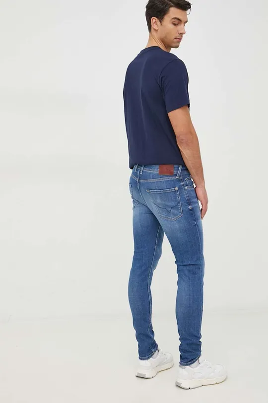 Τζιν παντελόνι Pepe Jeans Finsbury  Κύριο υλικό: 95% Βαμβάκι, 5% Σπαντέξ Φόδρα τσέπης: 65% Πολυεστέρας, 35% Βαμβάκι