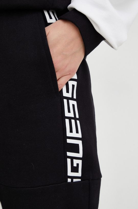czarny Guess spodnie dresowe bawełniane