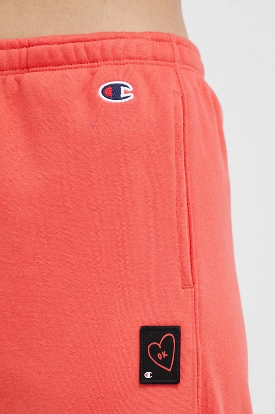 Champion joggers Materiale principale: 67% Cotone, 33% Poliestere Inserti: 100% Cotone