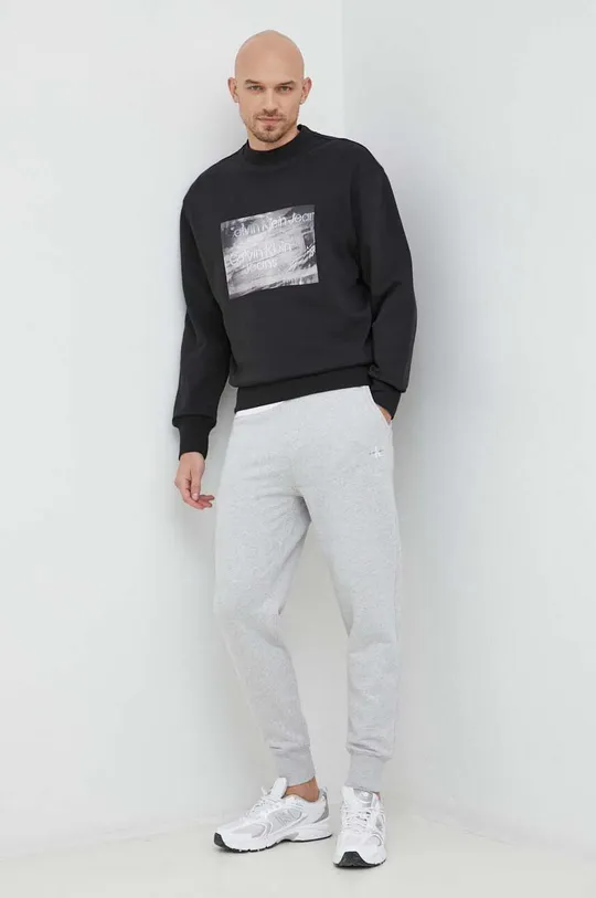 Βαμβακερό παντελόνι Calvin Klein Jeans γκρί
