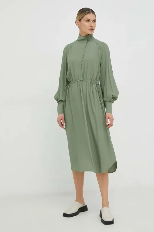 Šaty Bruuns Bazaar Lilli Lyra zelená