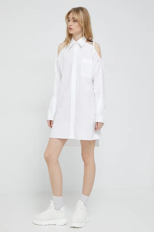 Βαμβακερό φόρεμα HUGO λευκό