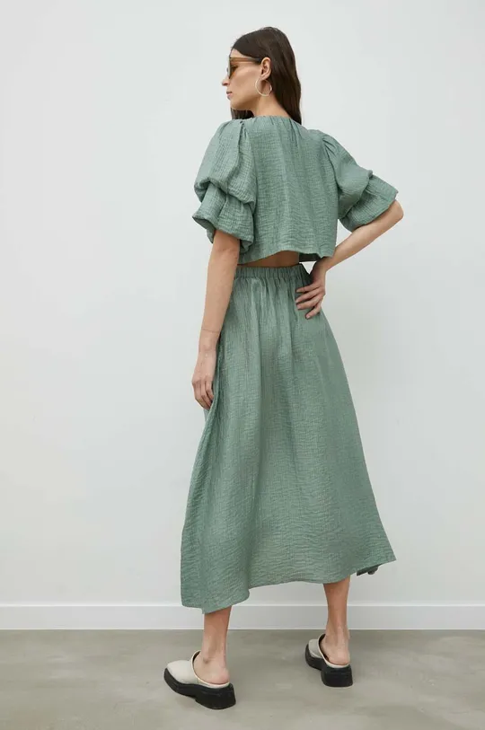 Φόρεμα Bruuns Bazaar Cyclamen Catelyn  Κύριο υλικό: 45% Βισκόζη, 37% Tencel, 18% Νάιλον Επένδυση: 100% Βισκόζη