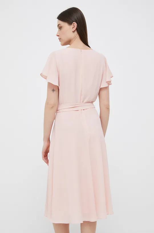 Šaty Lauren Ralph Lauren  Základná látka: 97 % Recyklovaný polyester, 3 % Elastan Podšívka: 100 % Recyklovaný polyester