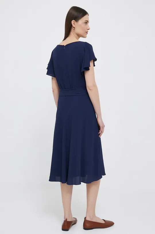 Šaty Lauren Ralph Lauren  Základná látka: 97 % Recyklovaný polyester, 3 % Elastan Podšívka: 100 % Recyklovaný polyester