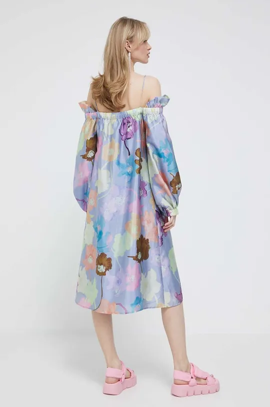 Φόρεμα Stine Goya  Κύριο υλικό: 70% Ανακυκλωμένος πολυεστέρας, 30% Πολυεστέρας Φόδρα: 100% Ανακυκλωμένος πολυεστέρας