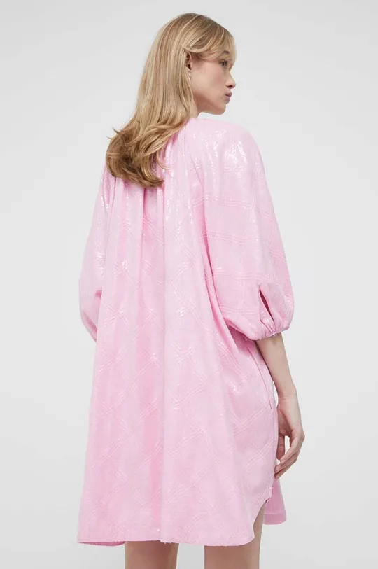 Šaty Stine Goya  Hlavní materiál: 50 % Organická bavlna, 50 % Polyester Podšívka: 100 % Bavlna