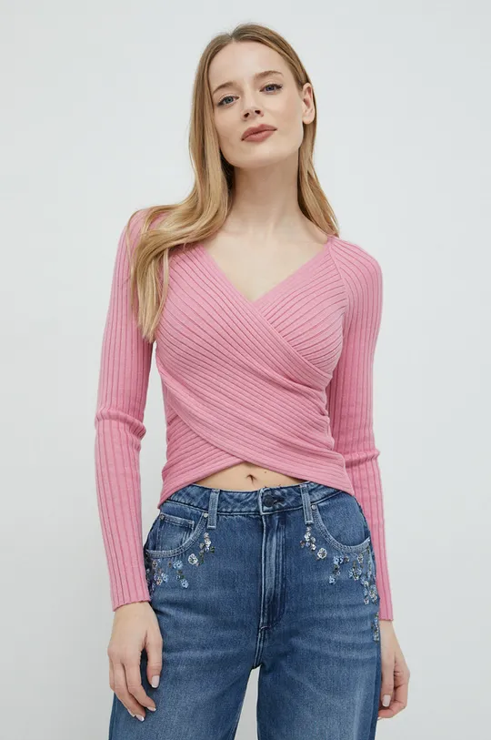różowy Guess sweter