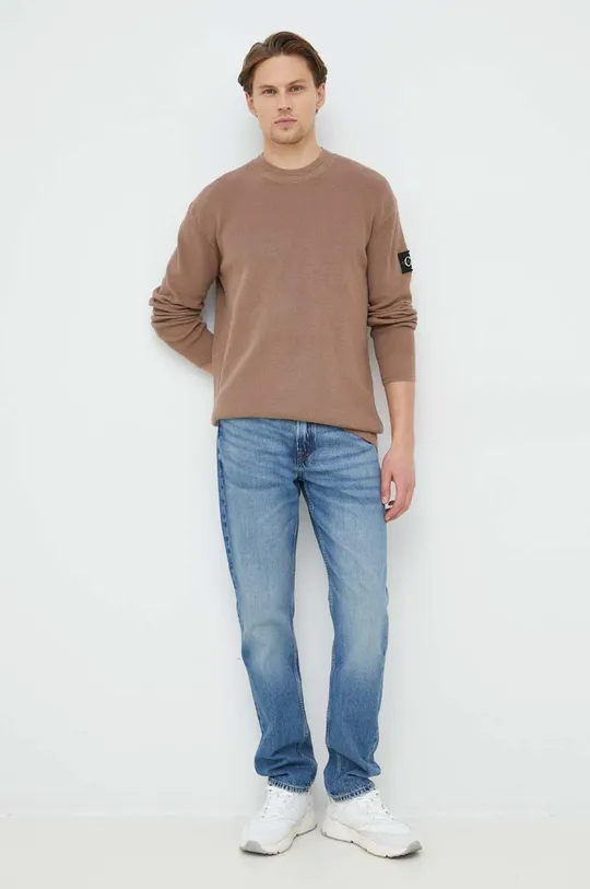 Βαμβακερό πουλόβερ Calvin Klein Jeans καφέ