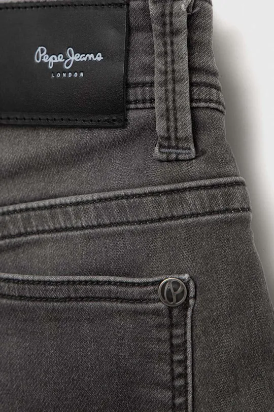Detské rifľové krátke nohavice Pepe Jeans  Základná látka: 76 % Bavlna, 22 % Polyester, 2 % Elastan Podšívka vrecka: 65 % Polyester, 35 % Bavlna