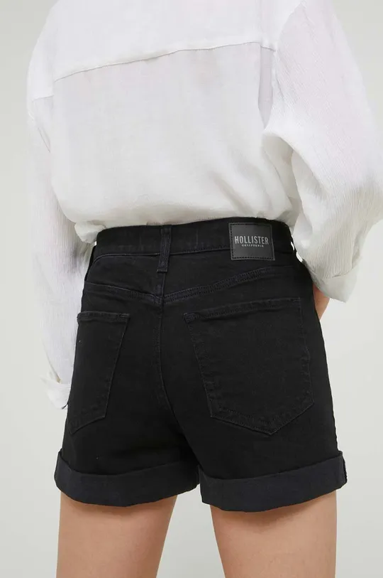 Rifľové krátke nohavice Hollister Co.  Základná látka: 98 % Bavlna, 2 % Elastan Podšívka vrecka: 80 % Polyester, 20 % Bavlna