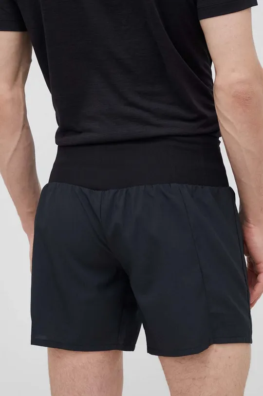 Kratke hlače za tek Mizuno Multi Pocket  Glavni material: 100 % Poliester Vstavki: 90 % Poliester, 10 % Elastan Obroba: 83 % Najlon, 17 % Elastan Patent: 93 % Najlon, 7 % Elastan