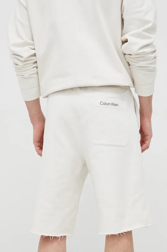 Šortky Calvin Klein Performance CK Athletic  Základná látka: 73 % Bavlna, 27 % Polyester Podšívka vrecka: 100 % Bavlna Úprava : 94 % Bavlna, 6 % Elastan