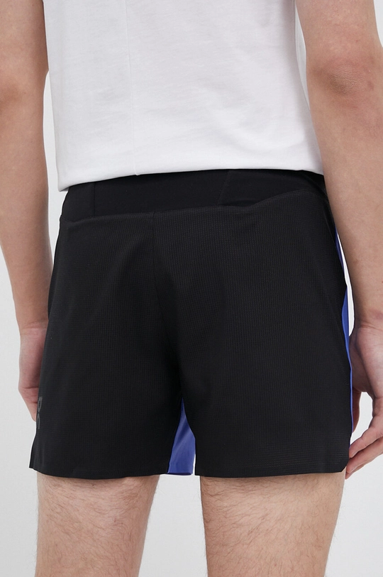 Bežecké šortky On-running Lightweight  Základná látka: 85 % Recyklovaný polyamid, 15 % Elastan Podšívka: 89 % Polyester, 11 % Elastan Prvky: 100 % Recyklovaný polyester