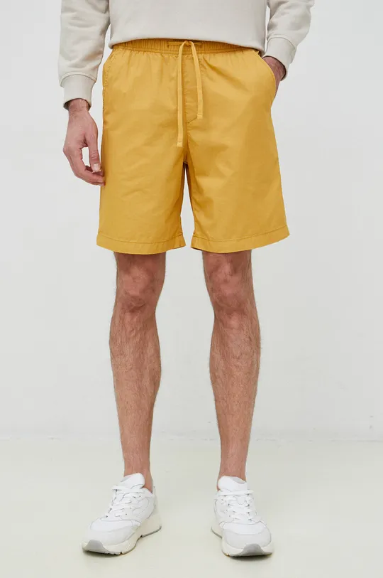 rumena Bombažne kratke hlače GAP Moški