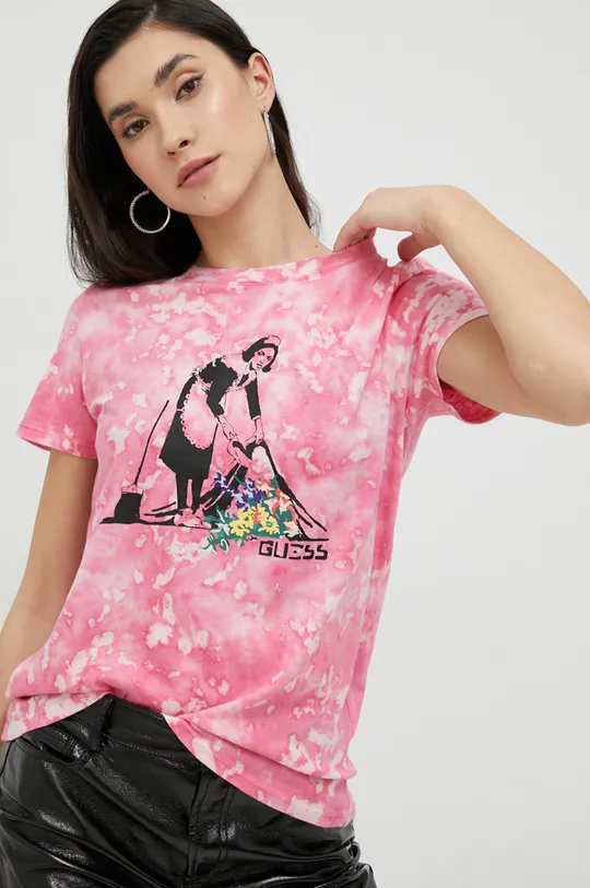 ροζ Βαμβακερό μπλουζάκι Guess x Banksy Γυναικεία