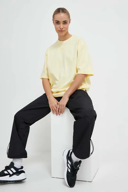 Βαμβακερό μπλουζάκι adidas Originals κίτρινο