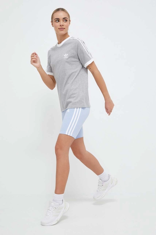 Βαμβακερό μπλουζάκι adidas Originals γκρί