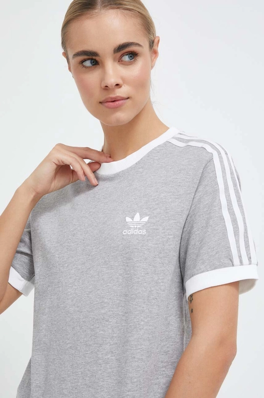 серый Хлопковая футболка adidas Originals