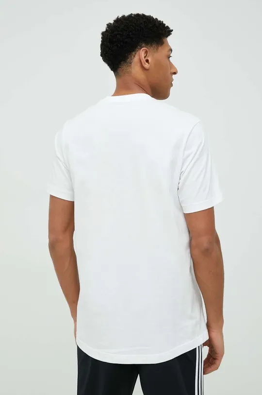 Хлопковая футболка adidas  Основной материал: 100% Хлопок Резинка: 95% Хлопок, 5% Эластан