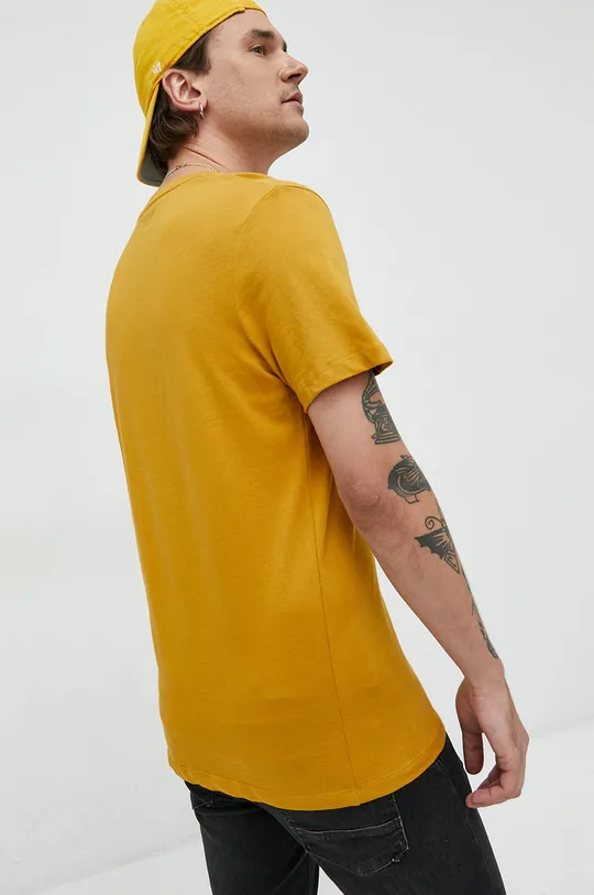 Βαμβακερό μπλουζάκι Jack & Jones κίτρινο