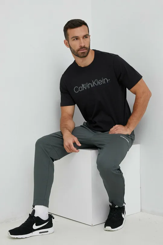 Αθλητικό μπλουζάκι Calvin Klein Performance Essentials μαύρο
