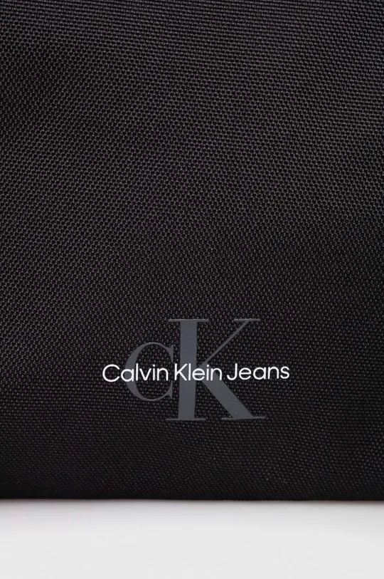 Kozmetična torbica Calvin Klein Jeans črna