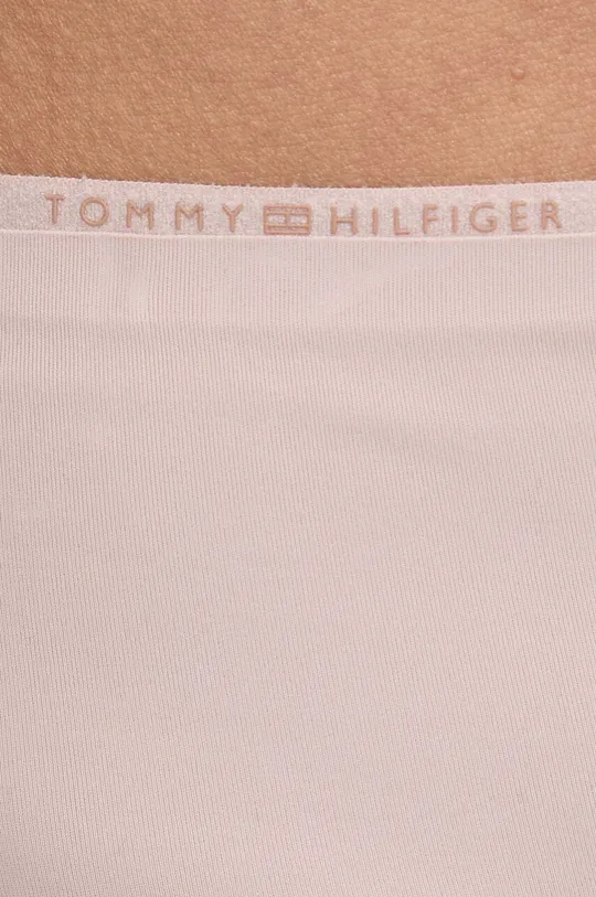 Tommy Hilfiger tanga Jelentős anyag: 73% poliamid, 27% elasztán Talpbetét: 100% pamut Ragasztószalag: 75% poliamid, 25% elasztán