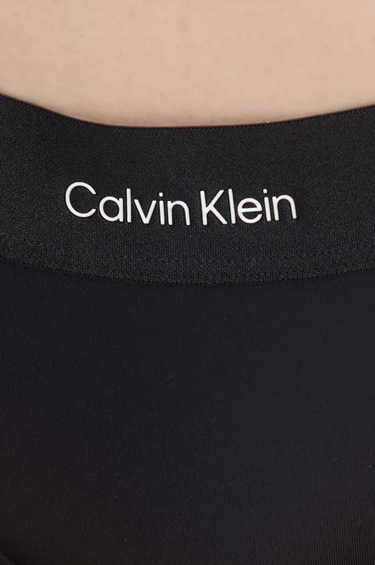 Купальные трусы Calvin Klein Основной материал: 78% Полиамид, 22% Эластан Подкладка: 92% Полиэстер, 8% Эластан Лента: 54% Полиамид, 22% Полиэстер, 19% Эластан, 5% Термопластичный полиуретан (ТПУ)