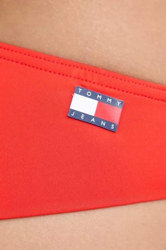Tommy Jeans brazil bikini alsó Jelentős anyag: 83% poliamid, 17% elasztán Bélés: 92% poliészter, 8% elasztán
