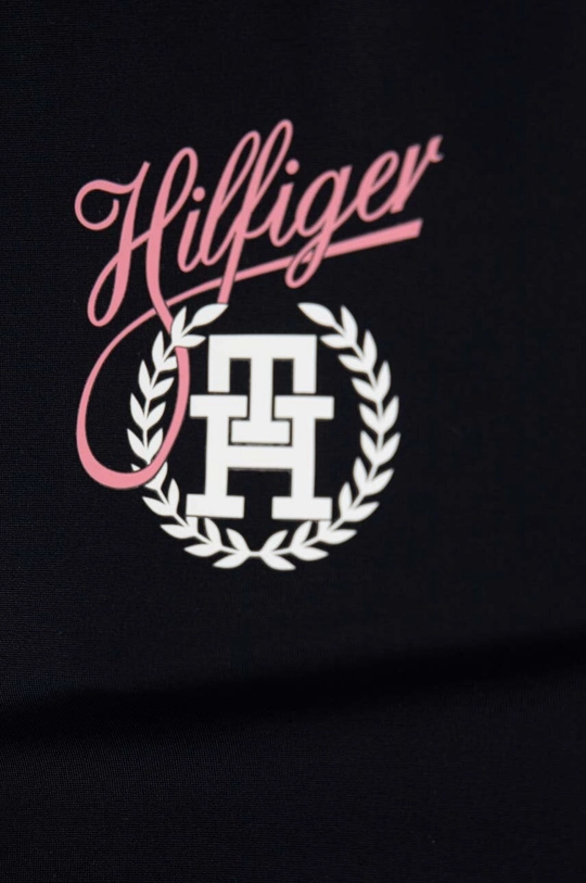 Tommy Hilfiger kétrészes gyerek fürdőruha Jelentős anyag: 80% poliamid, 20% elasztán Bélés: 92% poliészter, 8% elasztán Ragasztószalag: 82% poliészter, 18% elasztán