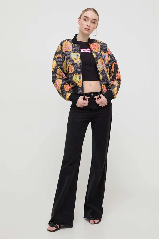 Versace Jeans Couture kifordítható bomber dzseki Jelentős anyag: 100% poliészter Kiegészítő anyag: 97% poliészter, 3% elasztán
