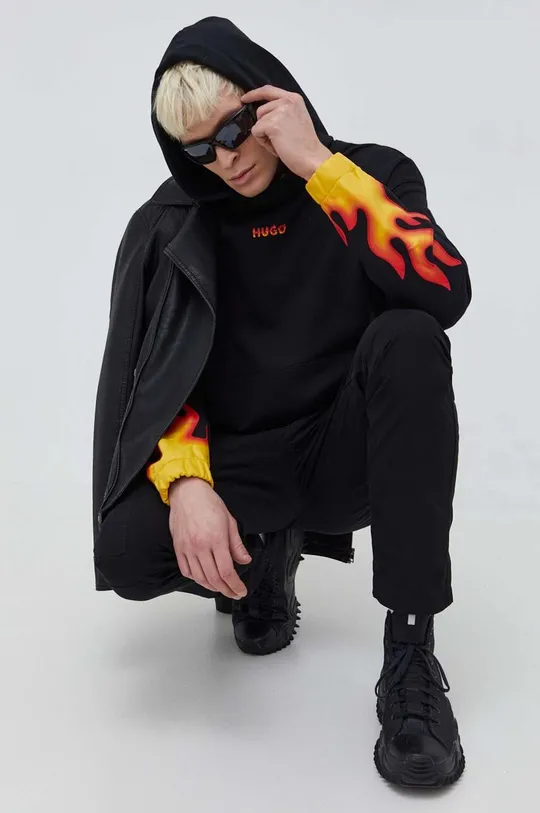 Bombažen pulover HUGO črna