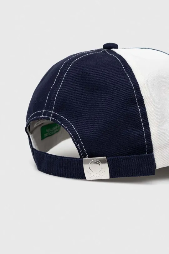 Βαμβακερό καπέλο του μπέιζμπολ United Colors of Benetton σκούρο μπλε