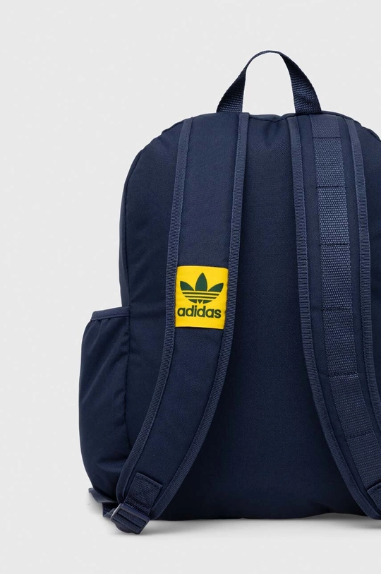 Рюкзак adidas Originals Основной материал: 100% Переработанный полиэстер Подкладка: 100% Переработанный полиэстер Наполнитель: 100% Полиэтилен