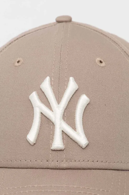 Bavlněná baseballová čepice New Era NEW YORK YANKEES béžová
