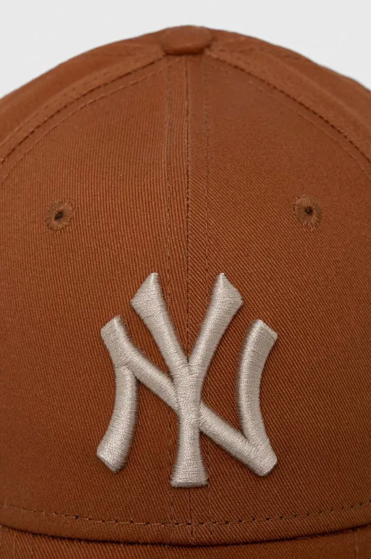 New Era czapka z daszkiem bawełniana brązowy