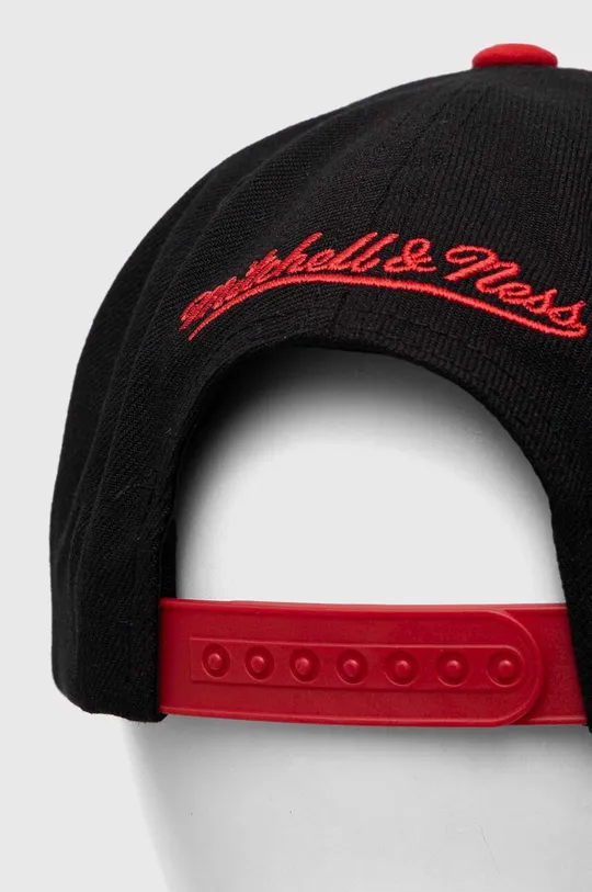 Mitchell&Ness czapka z daszkiem NHL CHICAGO BLACKHAWKS 100 % Poliester