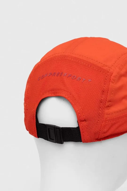 Compressport czapka z daszkiem 5 Panel Light Cap Materiał 1: 92 % Poliester, 8 % Elastan Materiał 2: 100 % Poliester